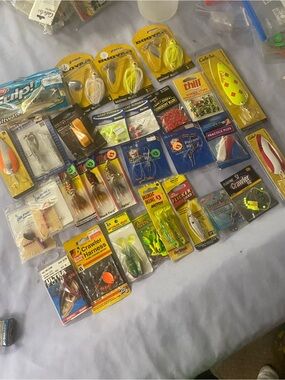 Cabela's Assorted Bright Fishing Lures Pack in Yellow, Green, White